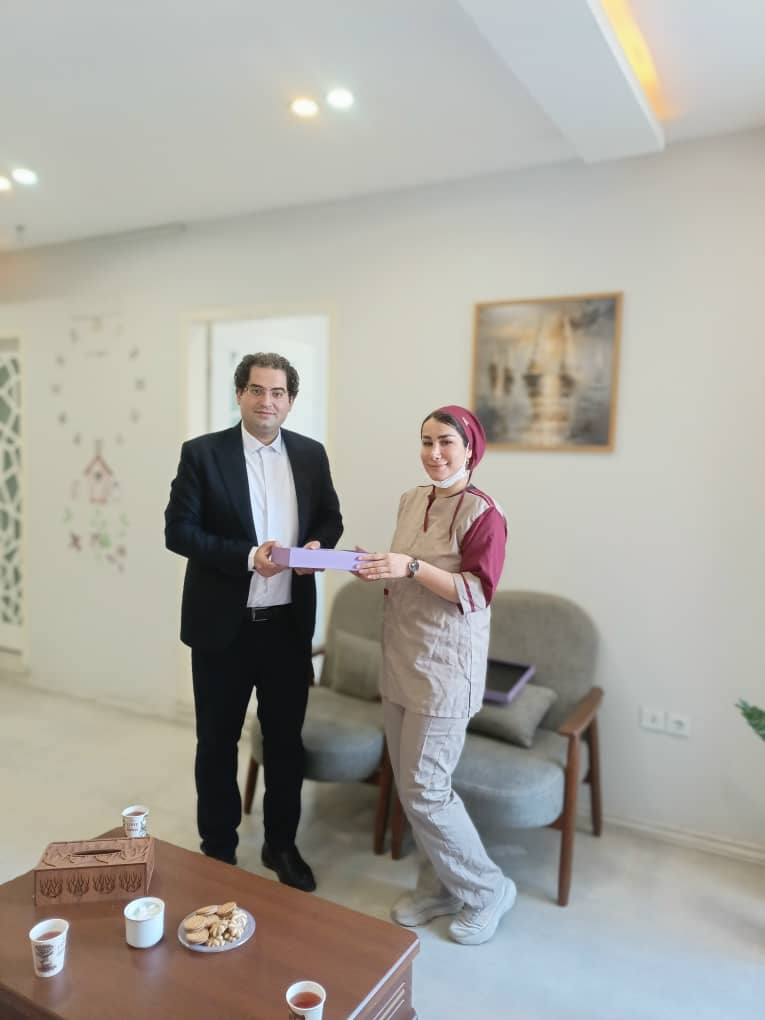 دیدار گل طب البرز با خانم دکتر رضوانی اندودنتیست در دانشکده دندانپزشکی قزوین